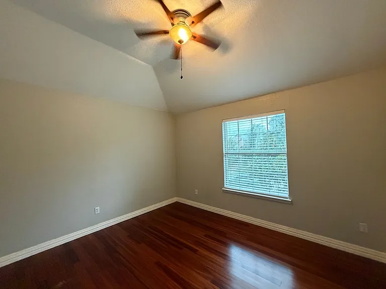 1609 Simsbury Dr — Photo 13