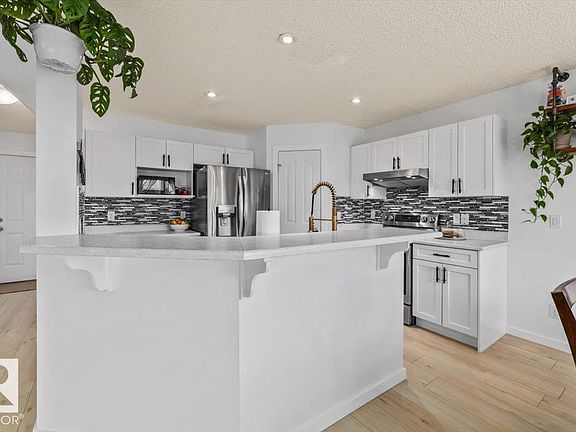 5th image of 19040 47th Ave NW
