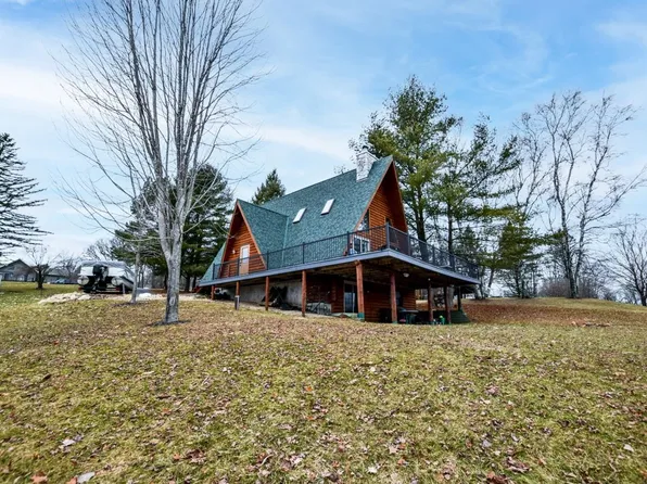 S1267 Summit Point Dr, La Valle, WI 53941