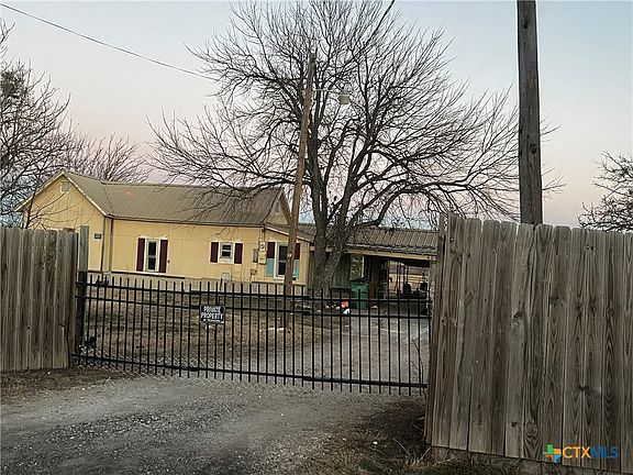 2nd image of 605 Rogers Cemetery Rd