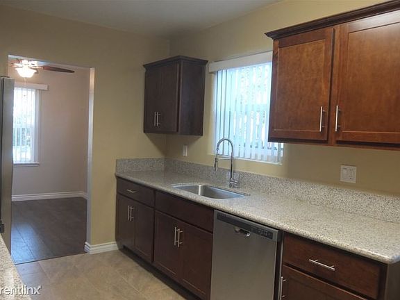 5th image of 3263 Genevieve St