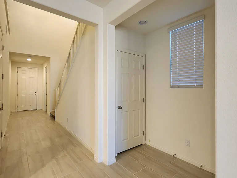 125 Parliament Cyn — Photo 4