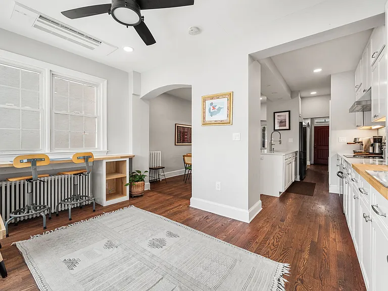 641 Girard St NE — Photo 15