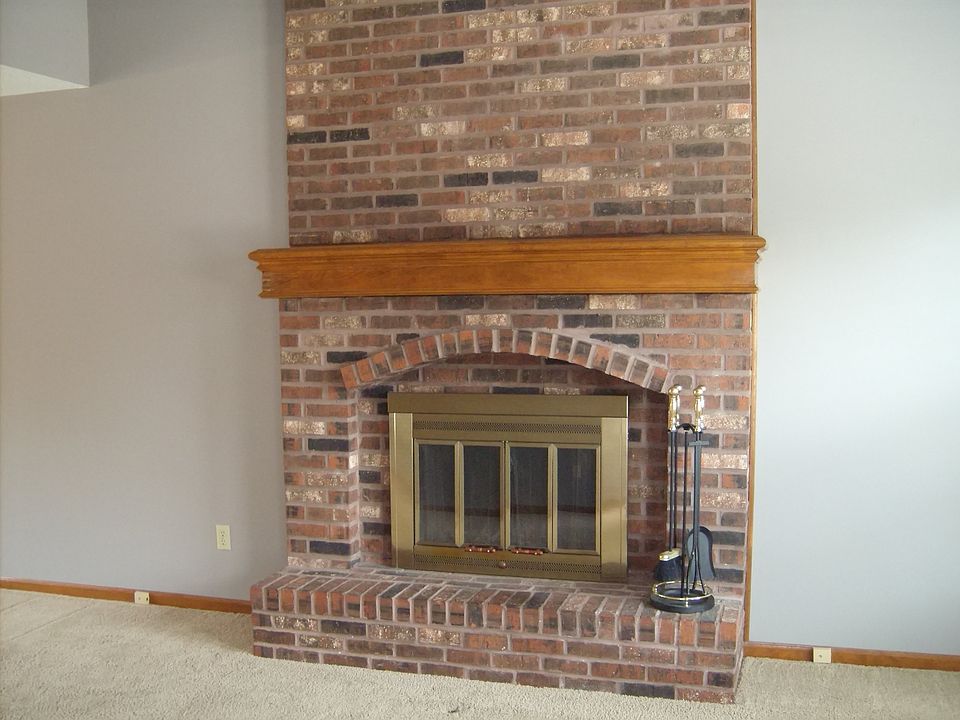 2nd image of 8819 Gallery St