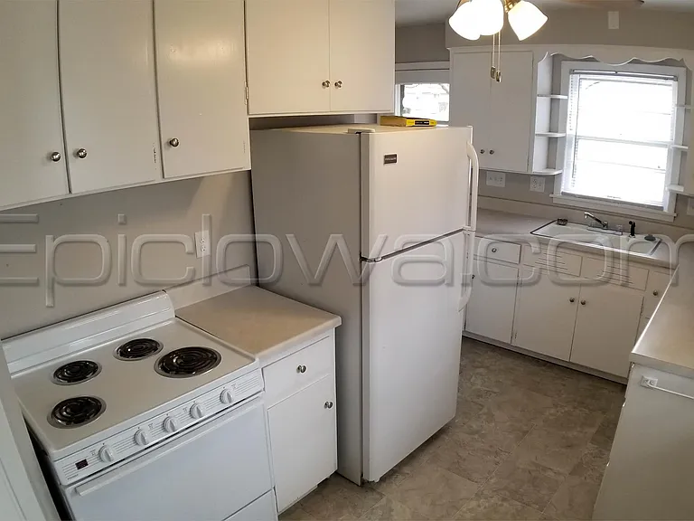 2923 Russell Dr NE — Photo 5
