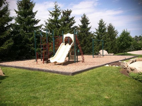 3rd image of 842 Moorings Dr