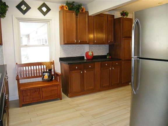 5th image of 1509 Costello Dr