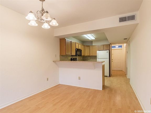 3rd image of 1204 SW 14th Ave #1204B