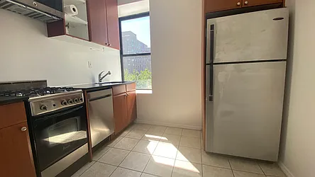 Rented by Manhattan Realty Group