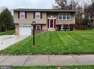 5002 Dequincey Dr, Fairfax, VA 22032