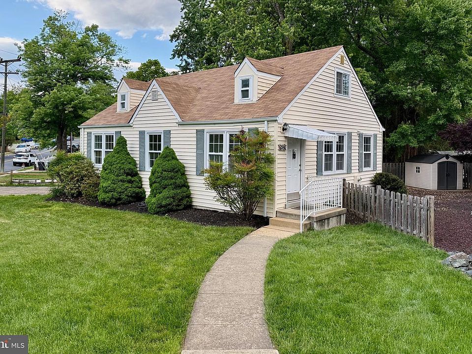 1st image of 6936 Regent Ln