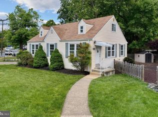 6936 Regent Ln, Falls Church, VA 22042