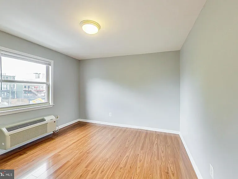 604 Longfellow St NW #303 — Photo 9