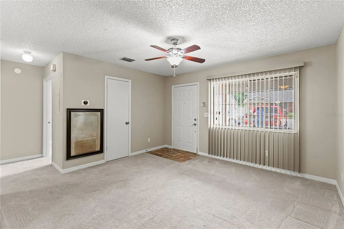 3 bed, 2.0 bath, 971 sqft, $1,850 — Photo 2