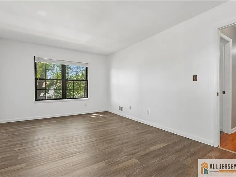 138 Orlando St #138 — Photo 15