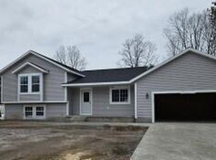 324 Jennifer Ln, Muskegon, MI 49442