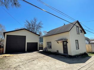 225 11th Ave NE, Rochester, MN 55906