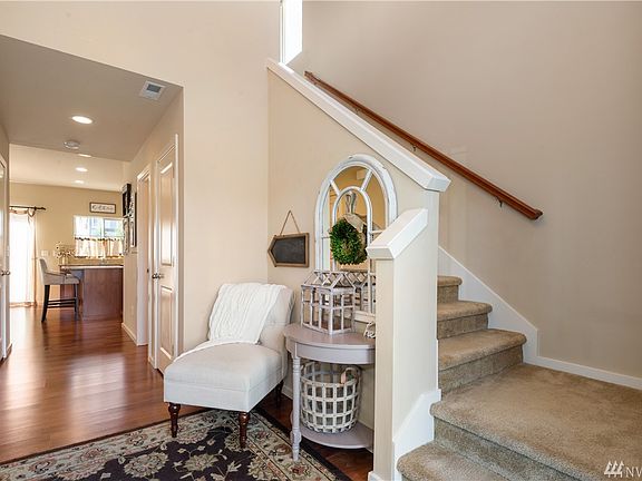 4th image of 11444 Pacific Ave NW