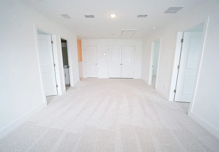 128 Kingswood Cir — Photo 30