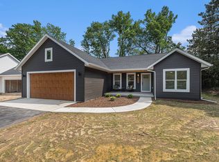 3230 Midland Dr SE, Grand Rapids, MI 49546