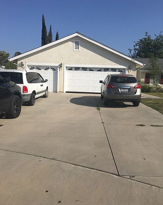 1st image of 42933 Woodside Ct