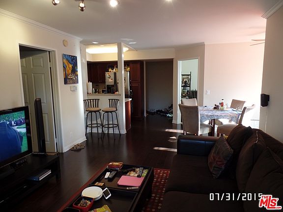 3rd image of 21550 Burbank Blvd APT 103