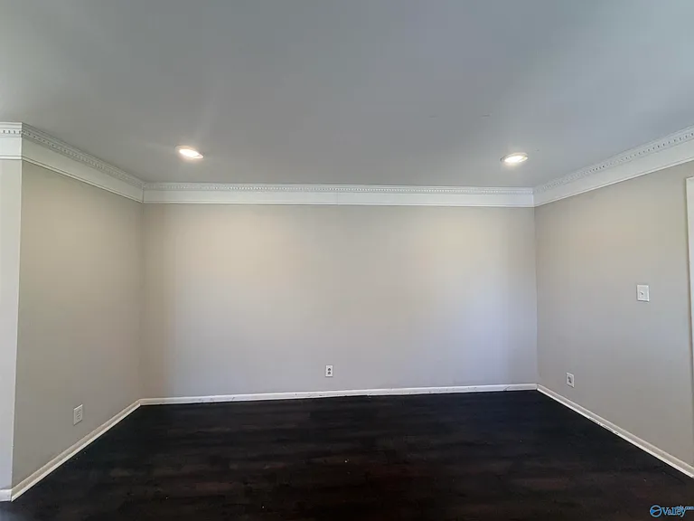 8711 Edgehill Dr SE — Photo 5