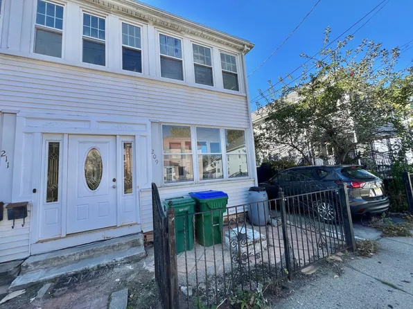 209 Riverside Ave Unit 209, Medford, MA 02155