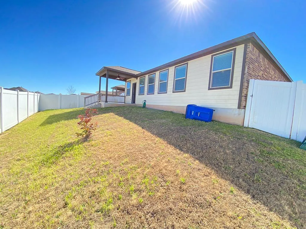Building Photo - 5904 Daly Dr