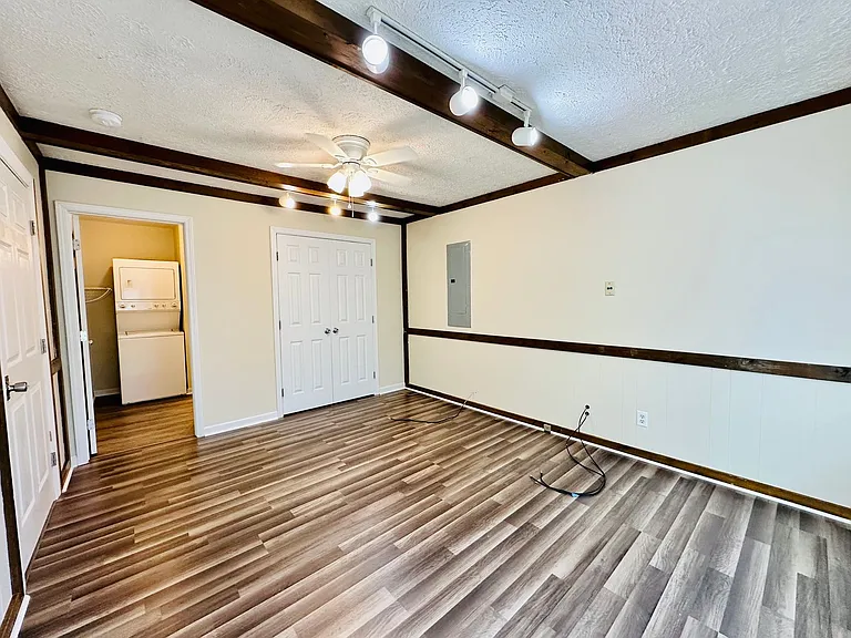 710 Latimer Ave — Photo 14