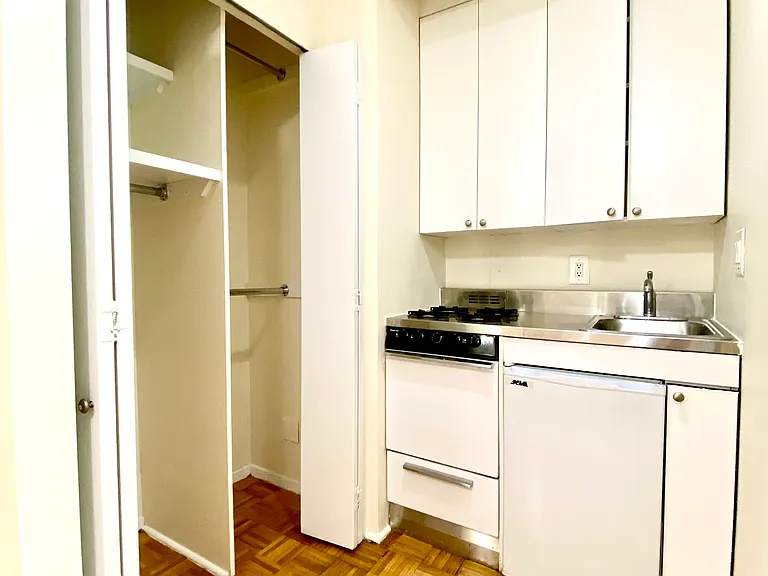 524 E 79th St #3-C — Photo 6
