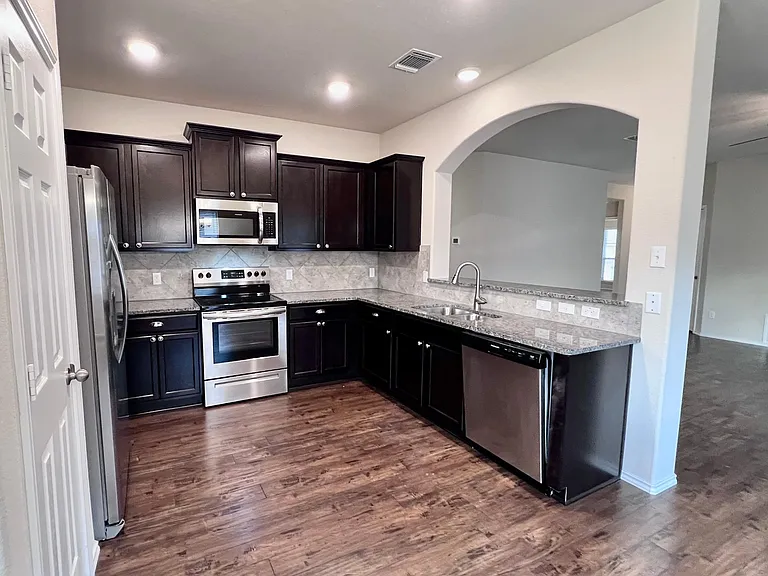 6320 Dorthy Muree Dr — Photo 9