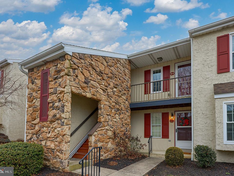 1st image of 164 Oak Knoll Cir