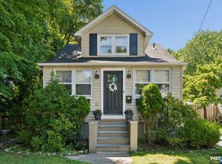 160 Packard Ave, Wyckoff, NJ 07481