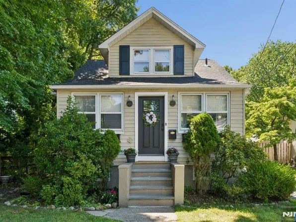 160 Packard Ave, Wyckoff, NJ 07481