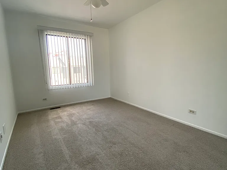 914 Van Buren Ct — Photo 30
