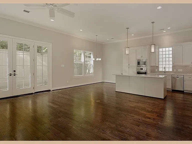 215 Willow St — Photo 8
