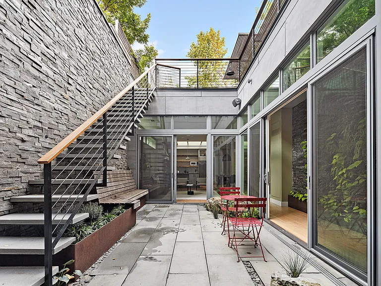 709 Sackett St #1 — Photo 5