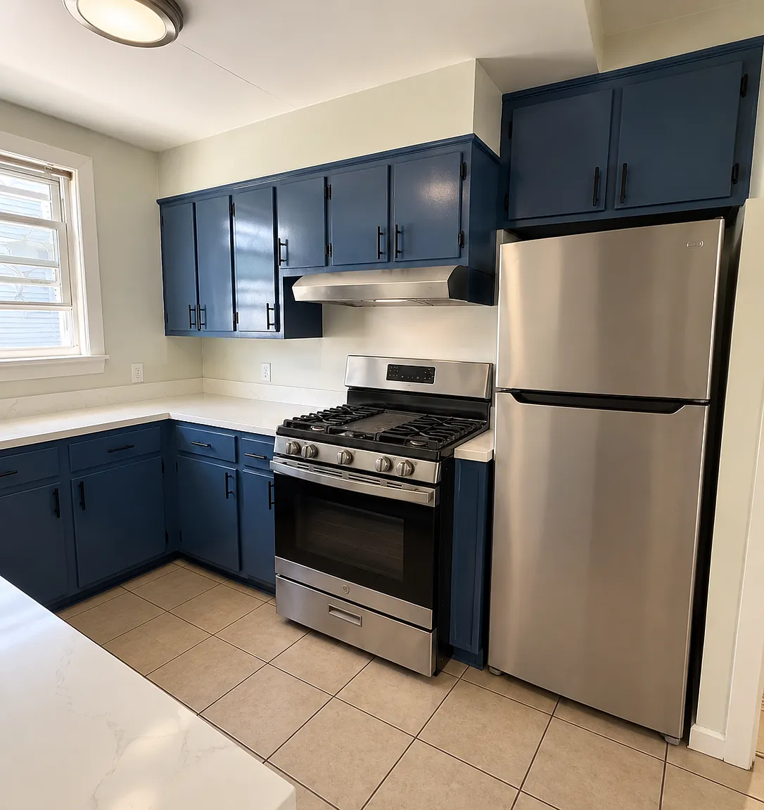 3 bed, 1100 sqft, $3,050 — Photo 2