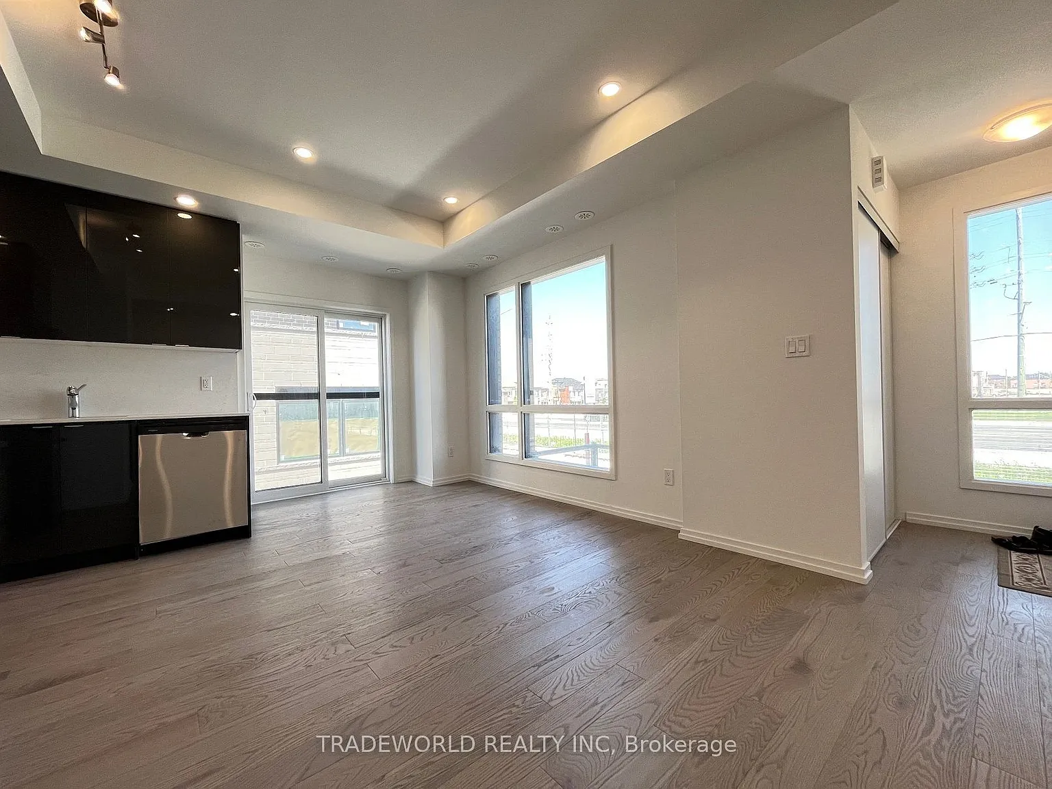 Glenway Andrin Urban Townhomes — Photo 3