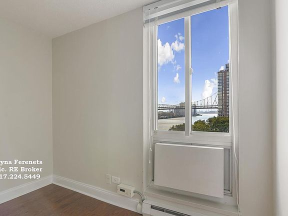 5th image of 560 Main St APT 458