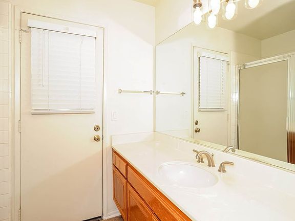 2nd image of 41239 Crispi Ln