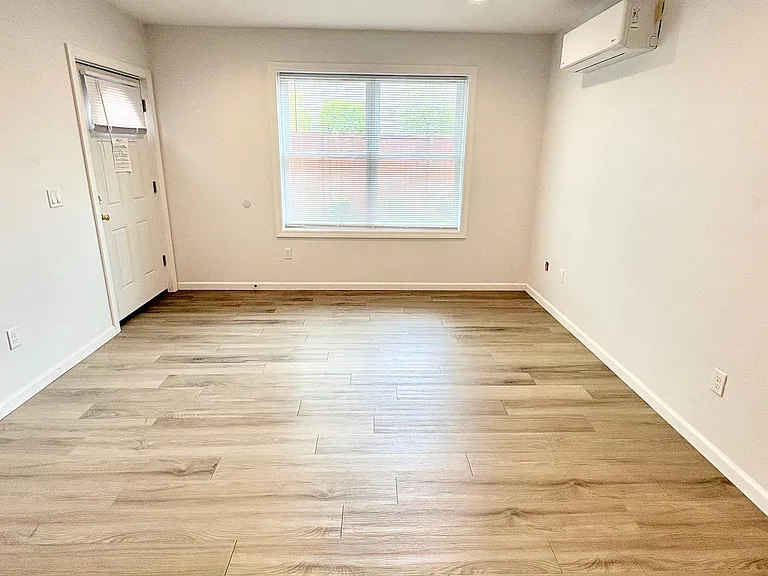 337 Main St #11A — Photo 2