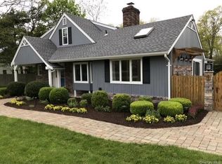 9 Old Mill Ln, Remsenburg, NY 11960