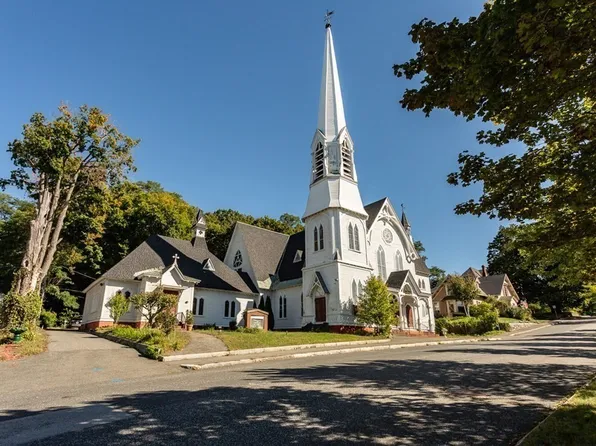 25 Winthrop Ter, Warren, MA 01083