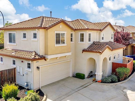 2nd image of 500 Del Mar Cir