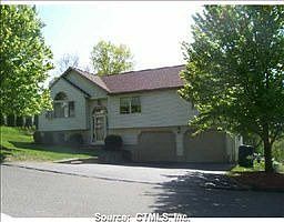 2nd image of 8 Hallihan Ln