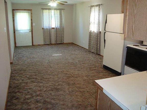 2nd image of 1403 Bluestem