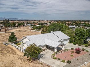19215 Saddle Ln, Apple Valley, CA 92308