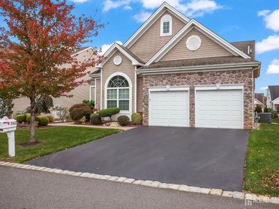 240 Diamond Spring Dr, Monroe Township, NJ, 08831